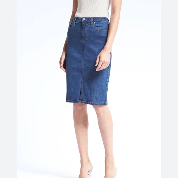 Banana Republic Dresses & Skirts - Banana Republic Denim Pencil Skirt Knee Length Jean Medium Wash